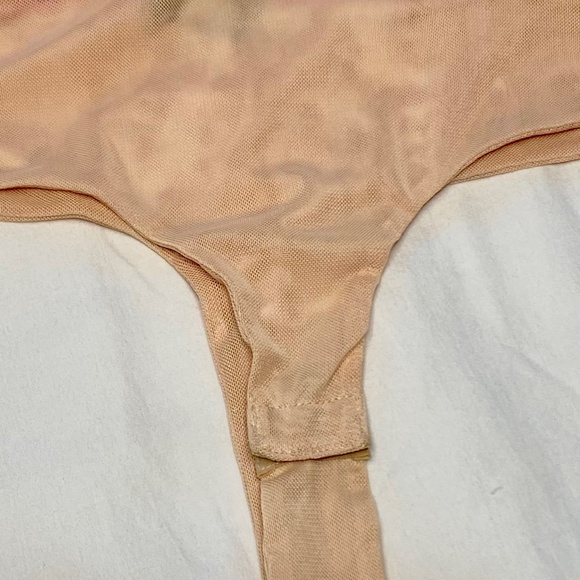 LuLus - SEXY Backless Neon Pink Bodysuit - S - Picture 12 of 14